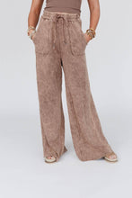 Relaxing Robin Wide Leg Pant - New Mocha: L
