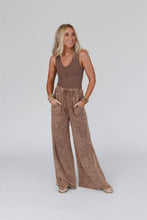 Relaxing Robin Wide Leg Pant - New Mocha: L