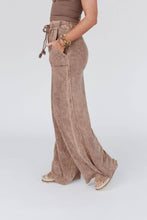 Relaxing Robin Wide Leg Pant - New Mocha: L