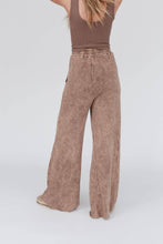 Relaxing Robin Wide Leg Pant - New Mocha: L